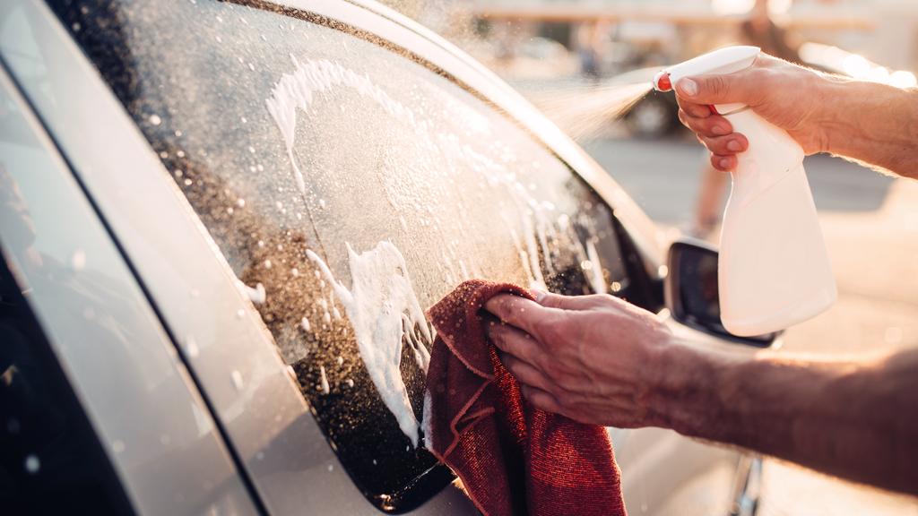 tips for cleaning car windows