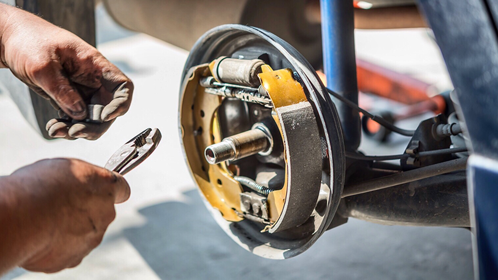 how to maintain car brakes